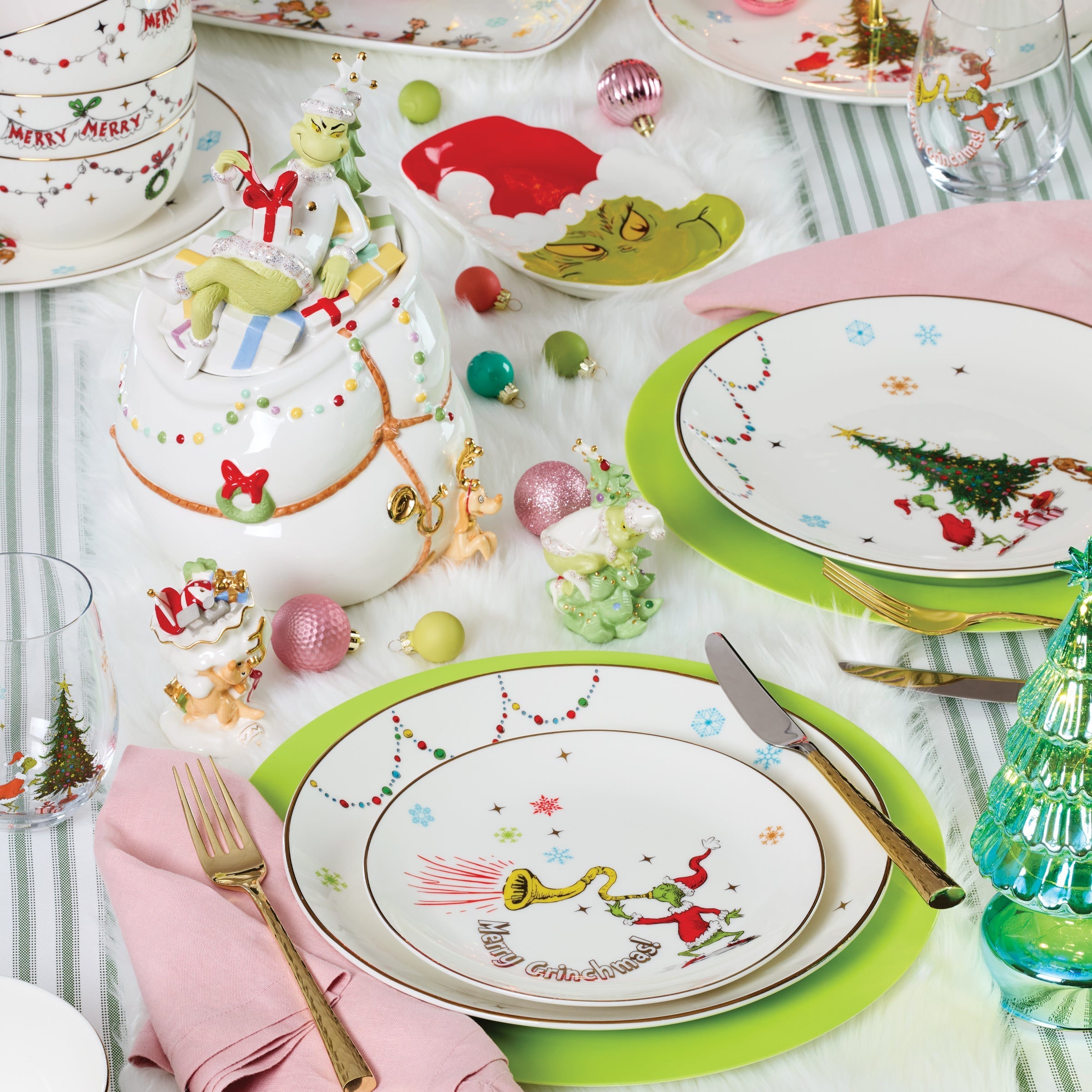 Lenox Westmore Merry Grinchmas Magic Heat-Changing Mug - Image 6