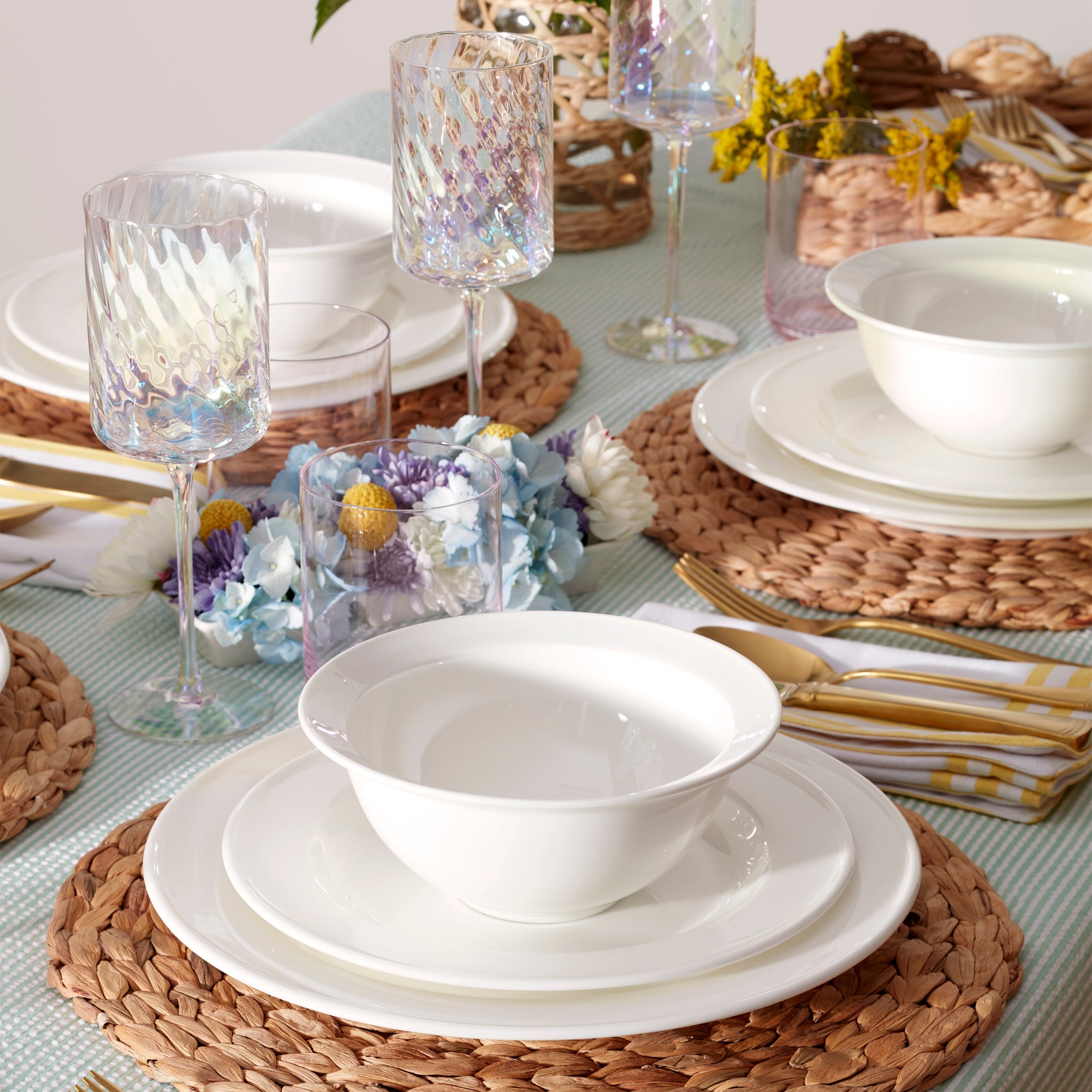 Lenox Westmore Studio 1414 Rimmed 16-Piece Dinnerware Set - Image 4